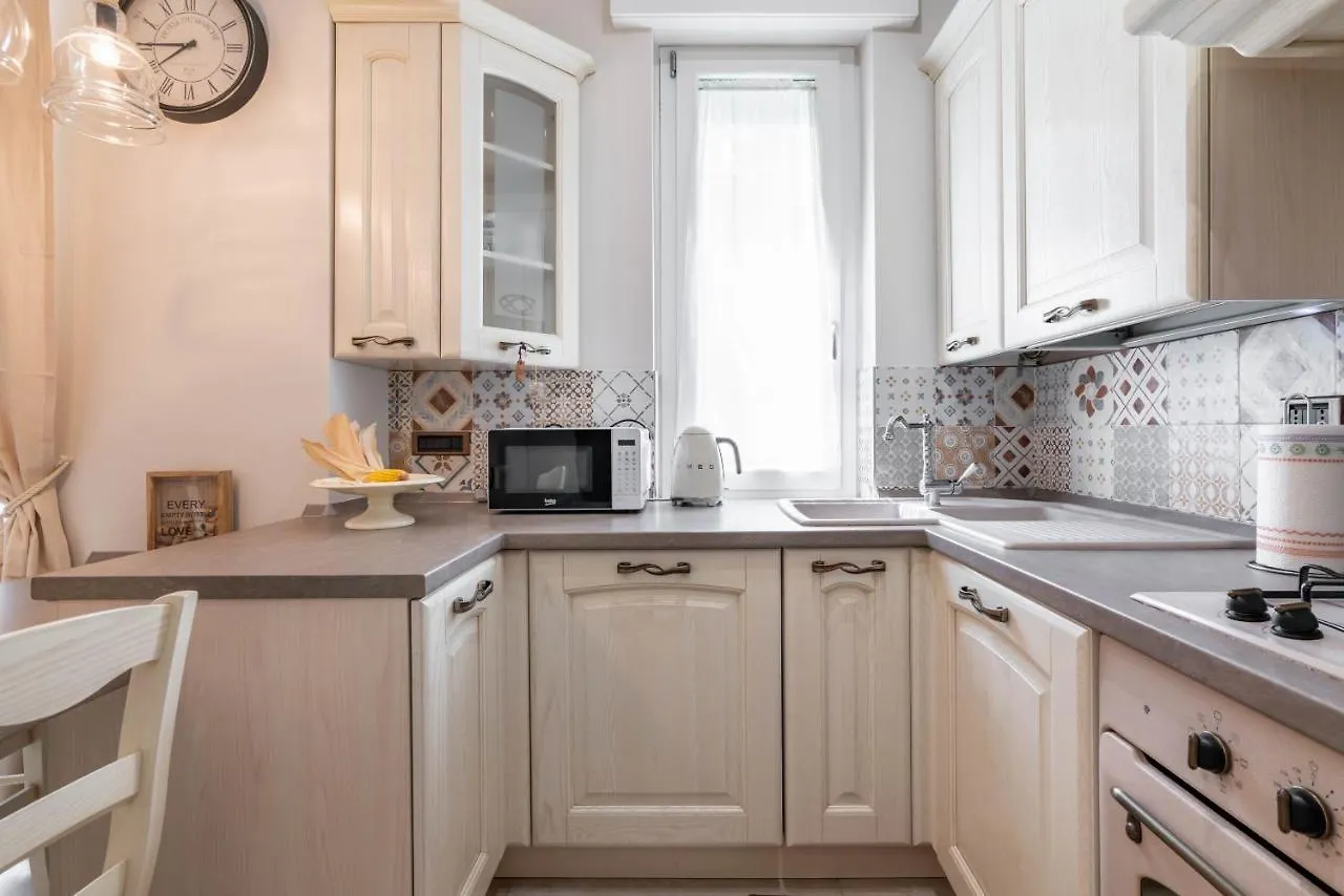 Be House - By Host4U Apartment Milan Italy