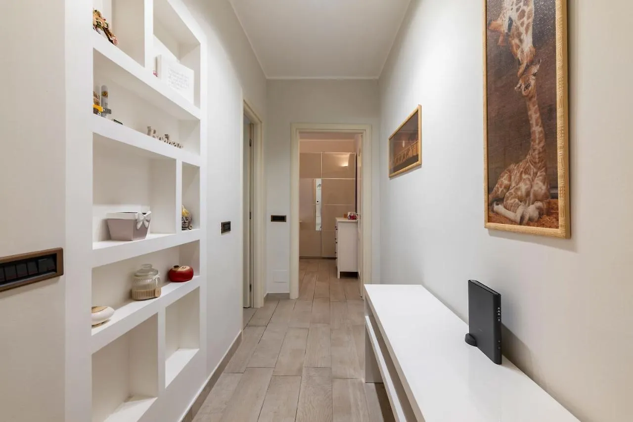 Be House - By Host4U Apartment Milan Italy